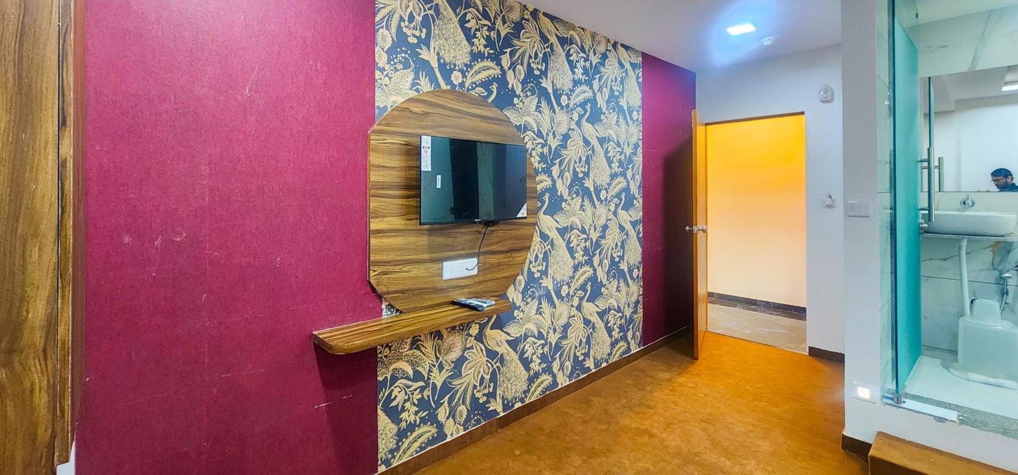 Hotel Nova Blue Ahmedabad Exteriör bild